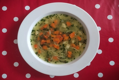 Zeleninová polévka s pažitkou